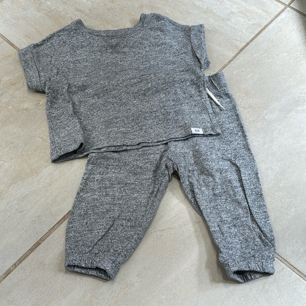 Baby Gap 2 piece boy matching set